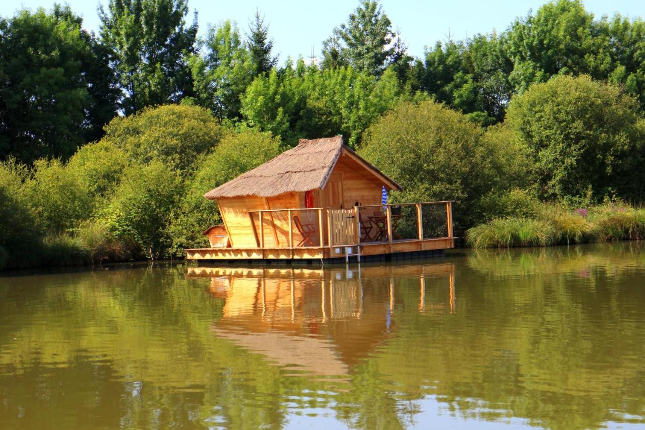 Village Flottant de Pressac Esterno foto