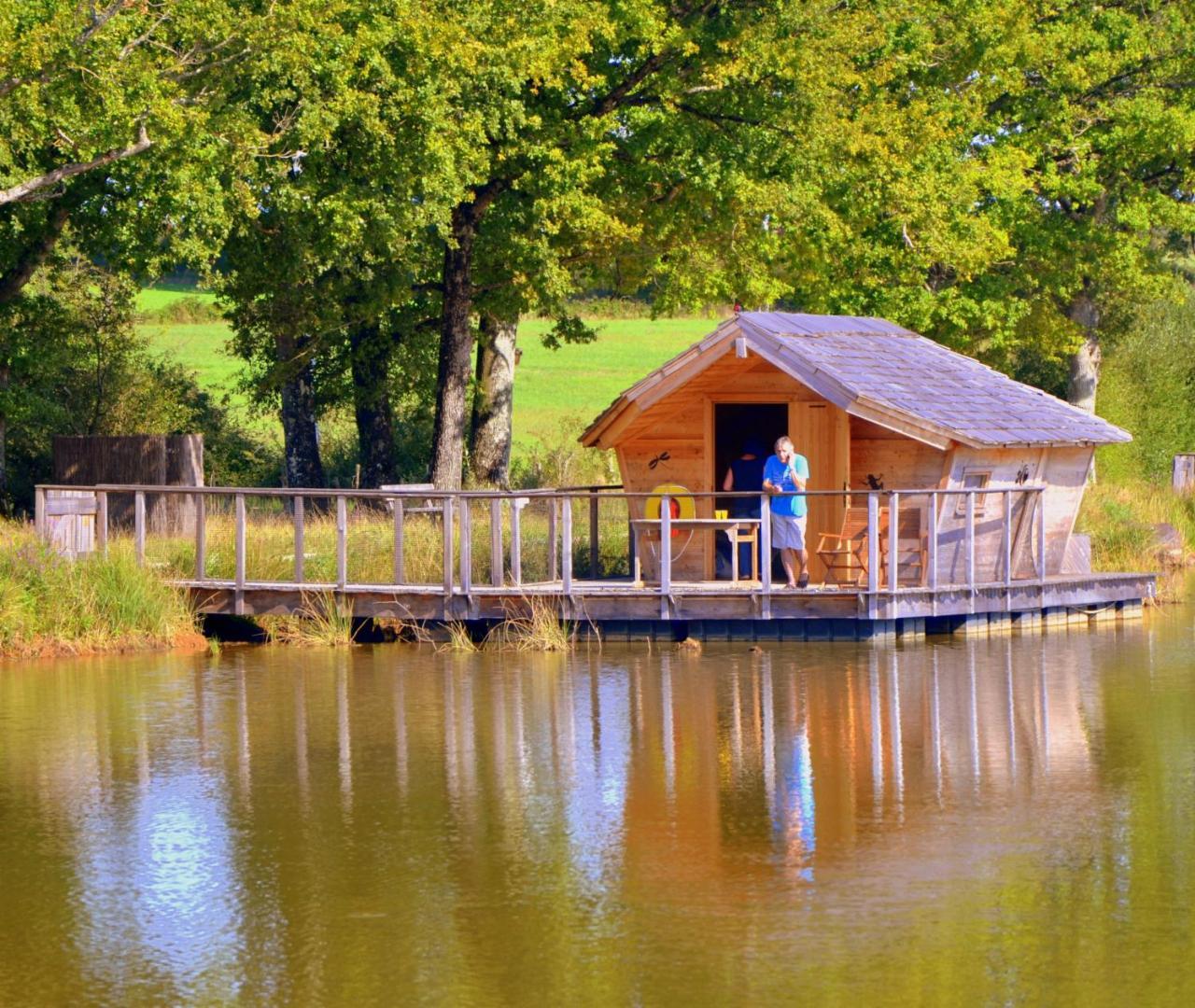 Village Flottant de Pressac Esterno foto